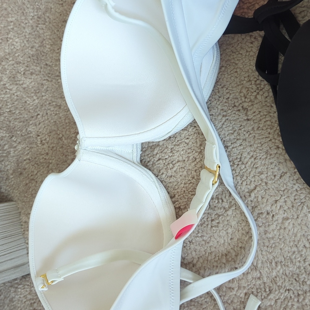 Victoria Secret Bikini Tops - Picture 3 of 7